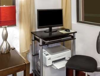 Super 8 By Wyndham Paris